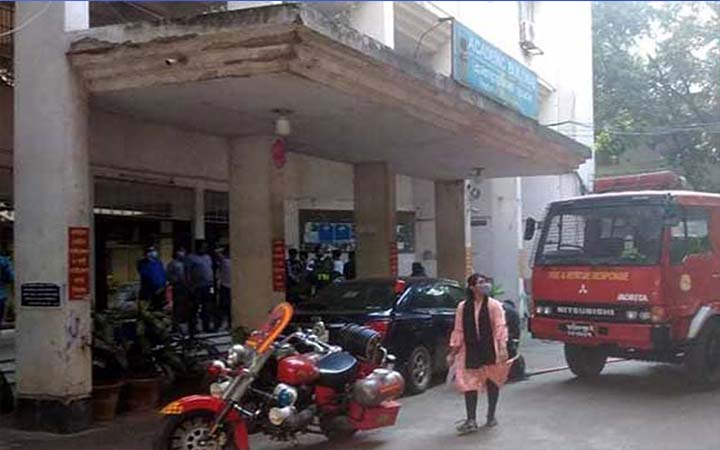 ঢাবির বিজনেজ স্টাডিজ অনুষদে আগুন